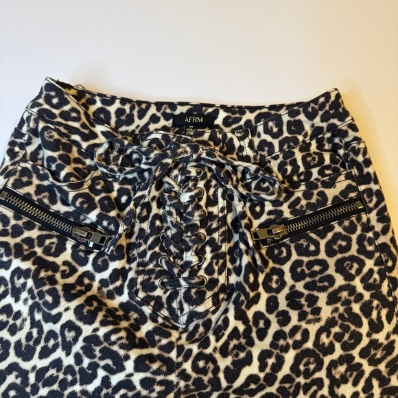 AFRM Leopard High-Waisted Zip Pocket Flare Bell Bottom Jeans/Pants size 26 - Picture 2 of 9